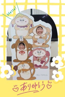 パンキーのパネルに顔をはめ込んだ見学者さんの笑顔の写真